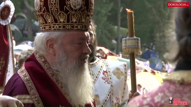 (Video) Slujba Vecerniei Adormirii Maicii Domnului de la Mănăstirea Nicula - partea I (Video) Slujba Vecerniei Adormirii Maicii Domnului de la Mănăstirea Nicula - partea I