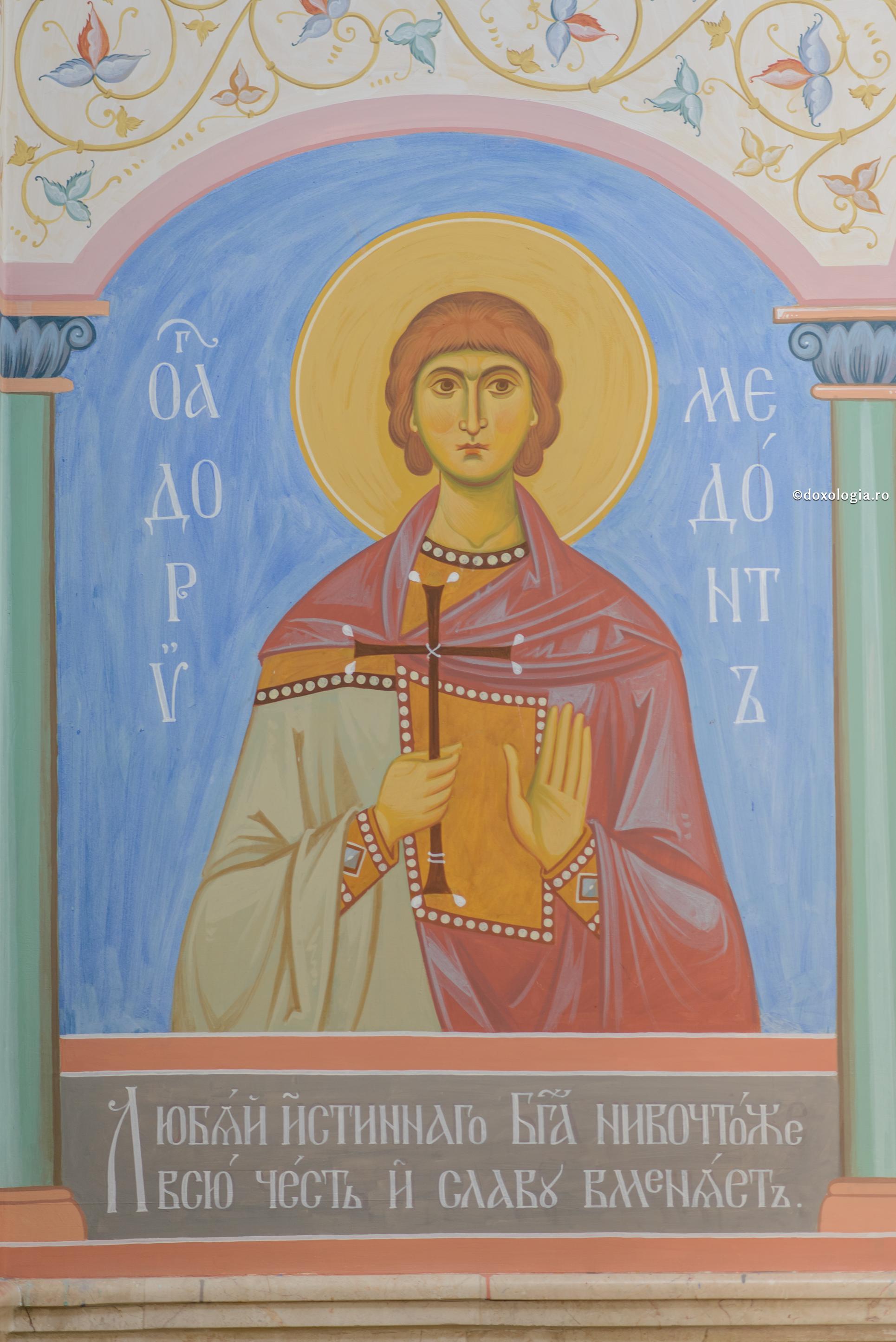 Foto: Oana Nechifor Troparul Sfântului Mare Mucenic şi Tămăduitor Pantelimon