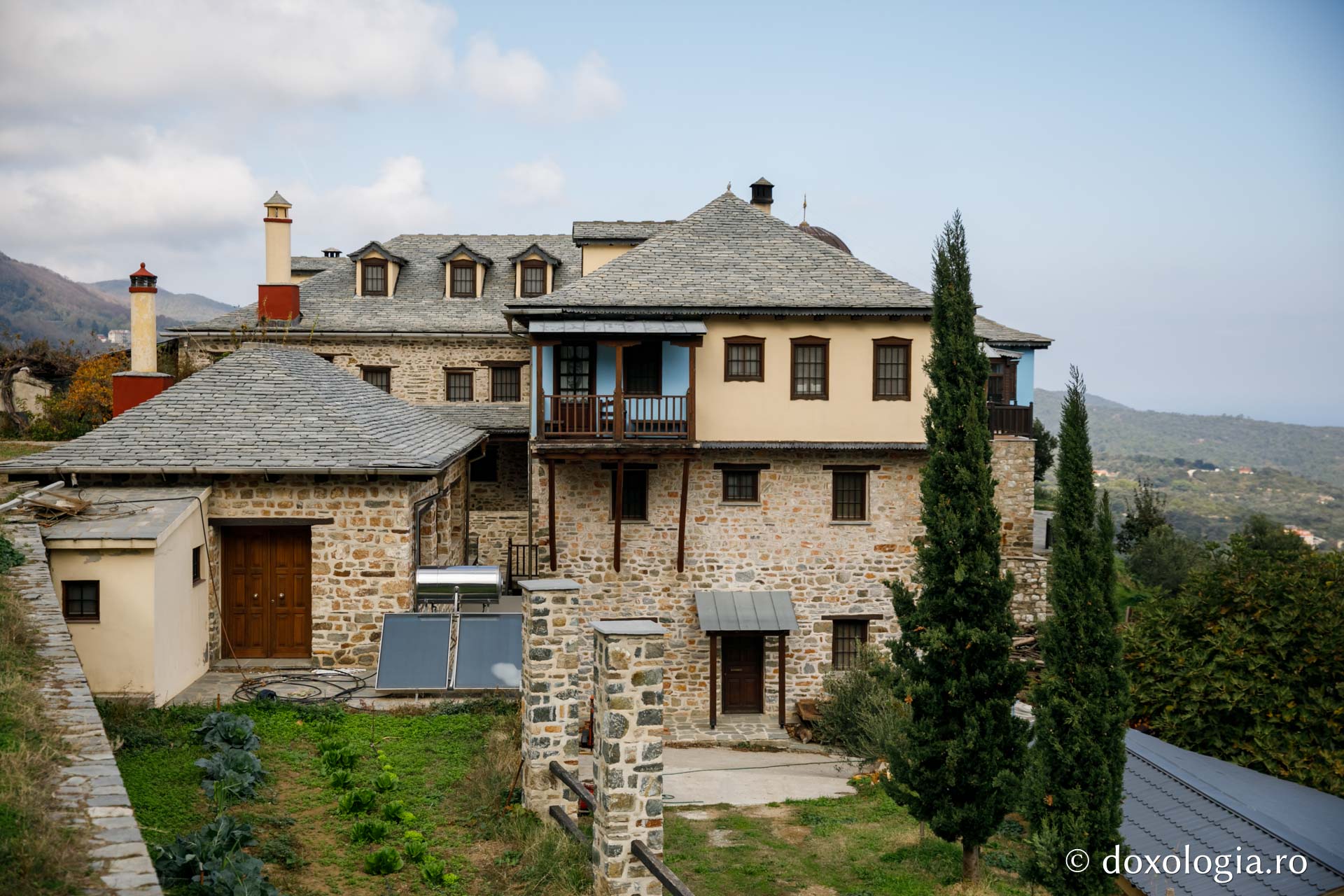 Chilia „Zămislirii Maicii Domnului de către Sfânta Ana” – Kareia, Athos / Foto: Pr. Silviu Cluci Chilia „Zămislirii Maicii Domnului de către Sfânta Ana” – Kareia, Athos