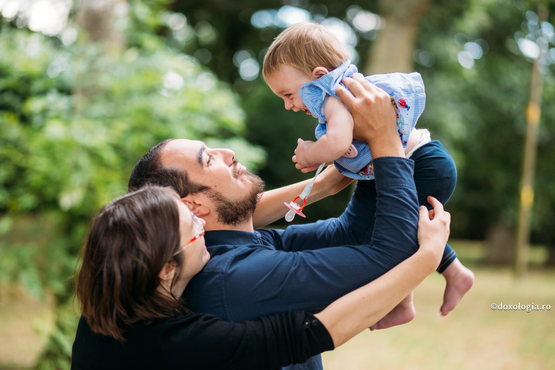 Foto: Pr. Benedict Both (Video) Cum ne poate deveni căminul „biserica de acasă”?