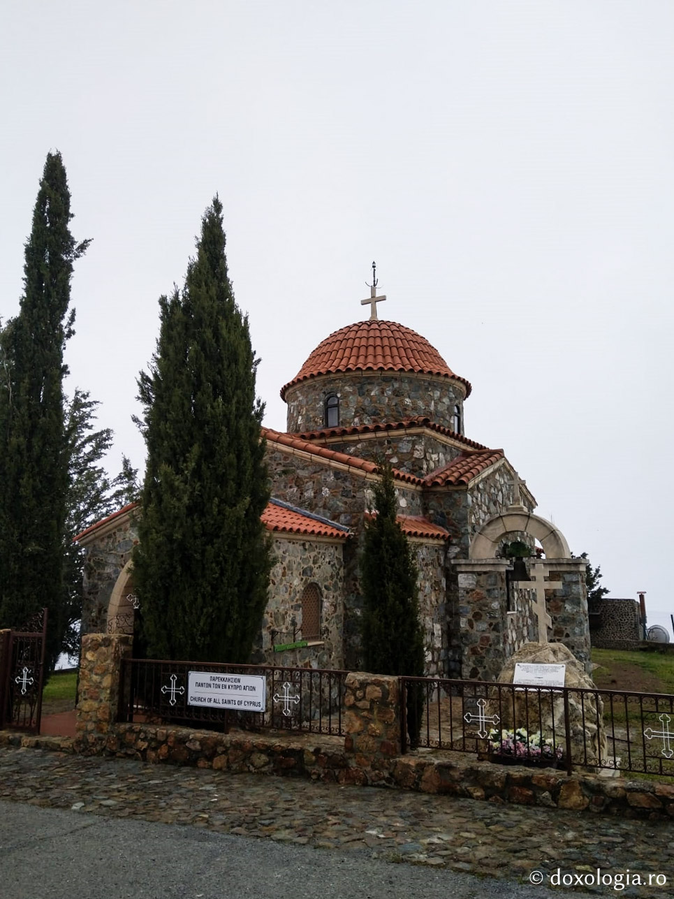 Mănăstirea Stavrovouni din Cipru Mănăstirea Stavrovouni din Cipru