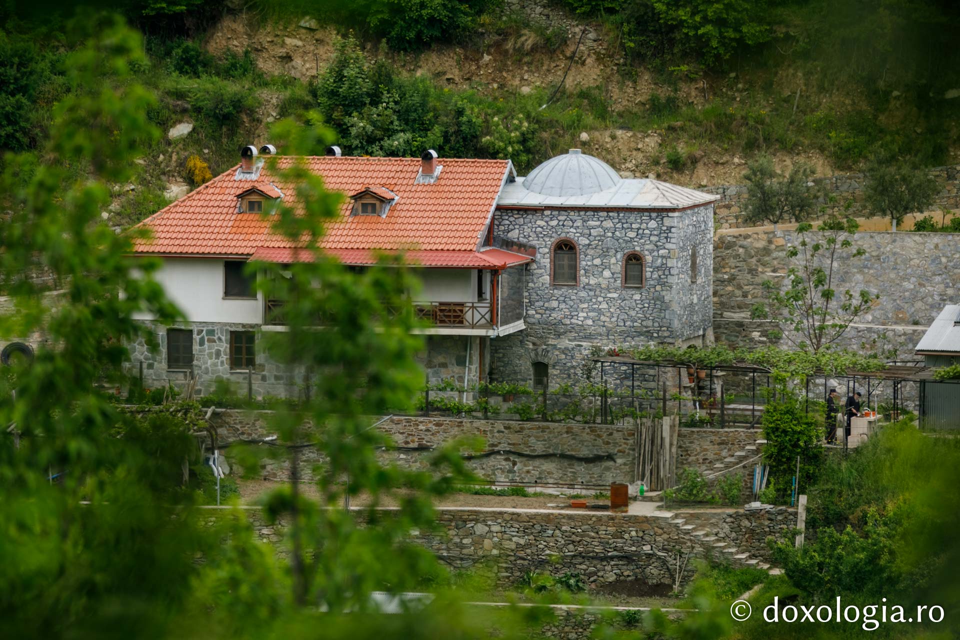 Chilia „Sfântul Antonie cel Mare”, Lacu / Foto: Pr. Silviu Cluci Chilia „Sfântul Antonie cel Mare”, Lacu