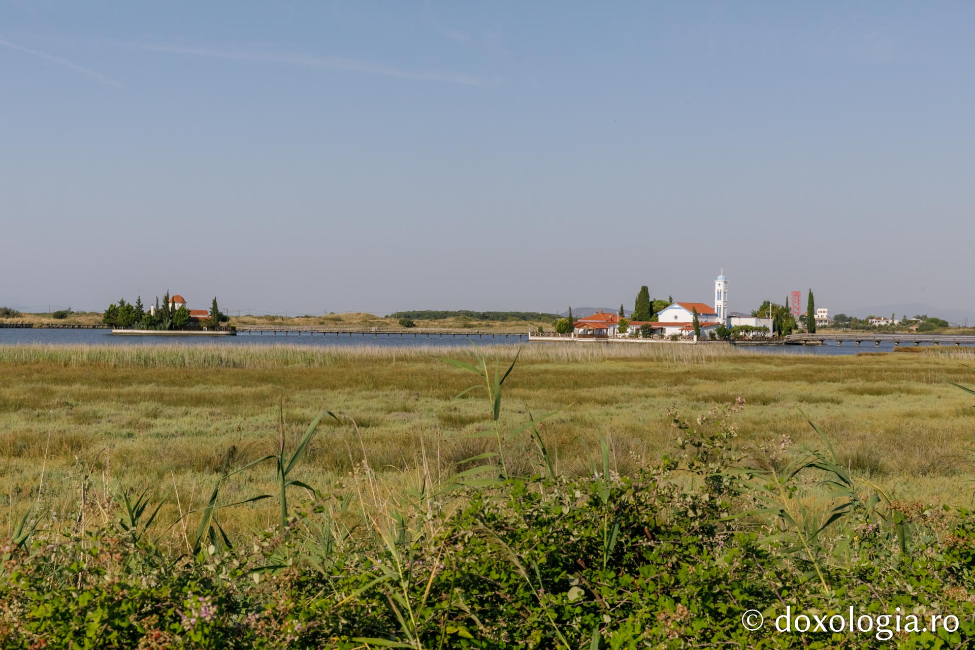 Pași de pelerin la Metocul Porto Lagos al Mănăstirii Vatoped – Lacul Vistonida, Grecia Metocul Porto Lagos al Mănăstirii Vatoped – Lacul Vistonida, Grecia