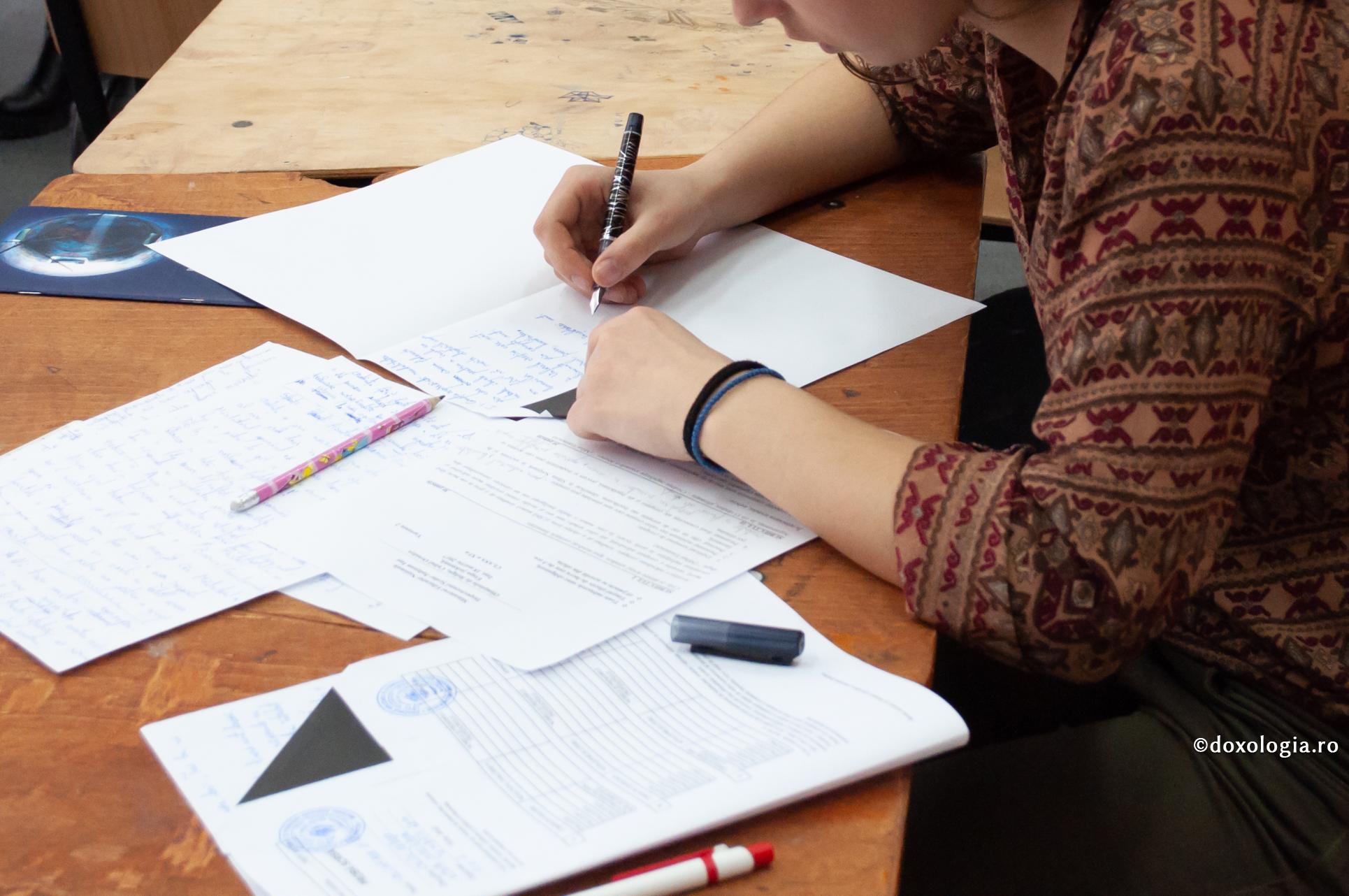 „Sfinte Efrem, ce faci? Nu mă lăsa la greu. Ce te-am rugat eu și ce faci tu?” examen