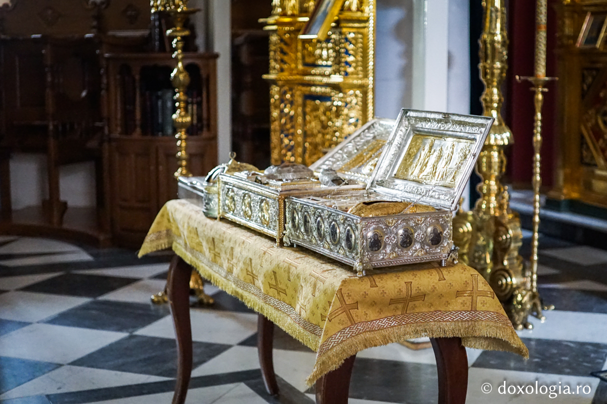 Odoarele Mănăstirii Simonos Petras Odoarele Mănăstirii Simonos Petras