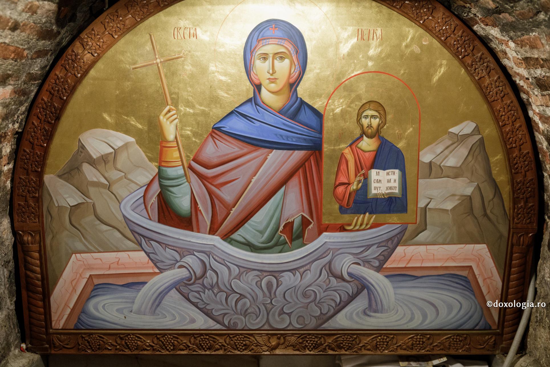 Foto: Oana Nechifor Troparul Sfintei Cuvioase Parascheva interpretat de Corul Chivotul