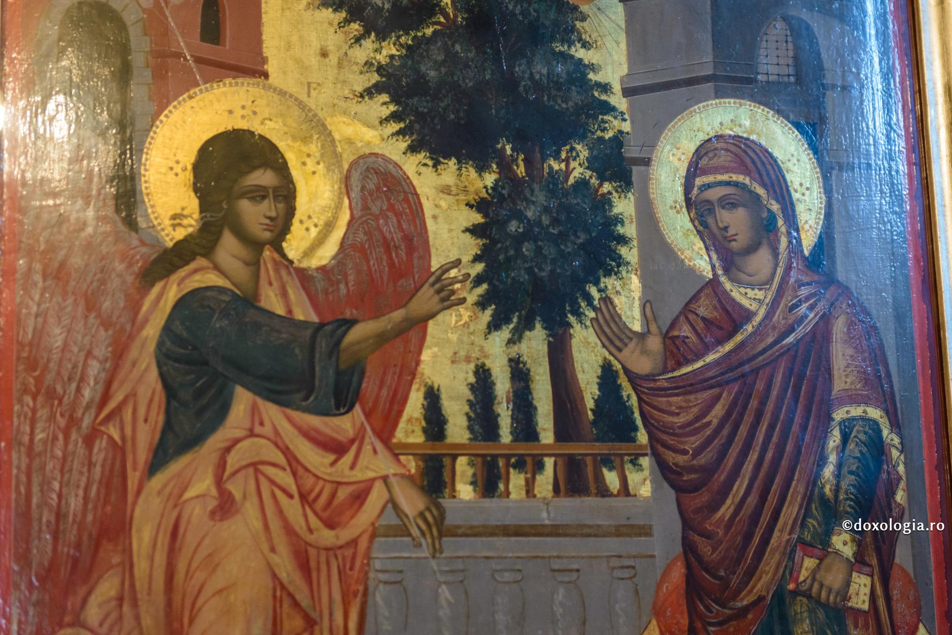 Foto: Oana Nechifor Canon de rugăciune la Sărbătoarea Soborului Sfântului Arhanghel Gavriil şi către Sfinţii Mucenici Montanus preotul şi soţia sa Maxima