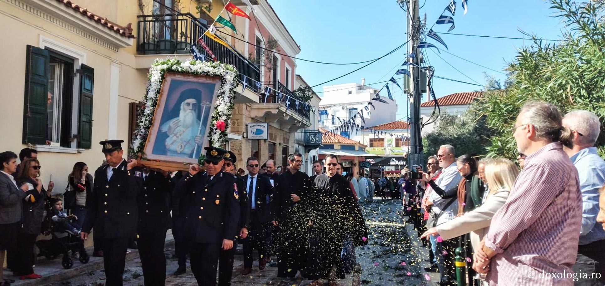 (Foto) Procesiune cu moaștele Sfântului Ierarh Nectarie – Eghina, 2022 (Foto) Procesiune cu moaștele Sfântului Ierarh Nectarie – Eghina, 2022