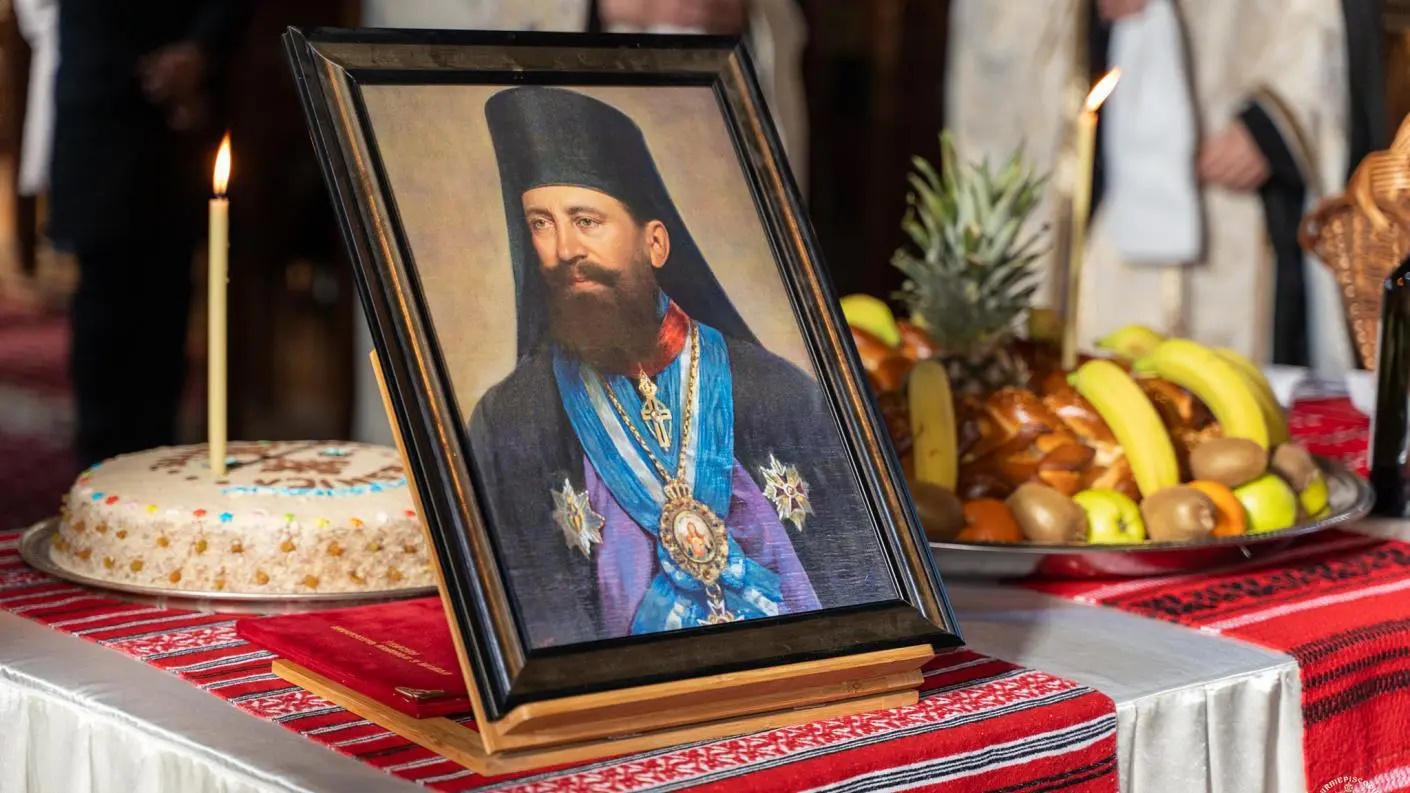 Foto: Arhiepiscopia Romanului şi Bacăului Manifestări comemorative dedicate Mitropolitului Visarion Puiu (Program)