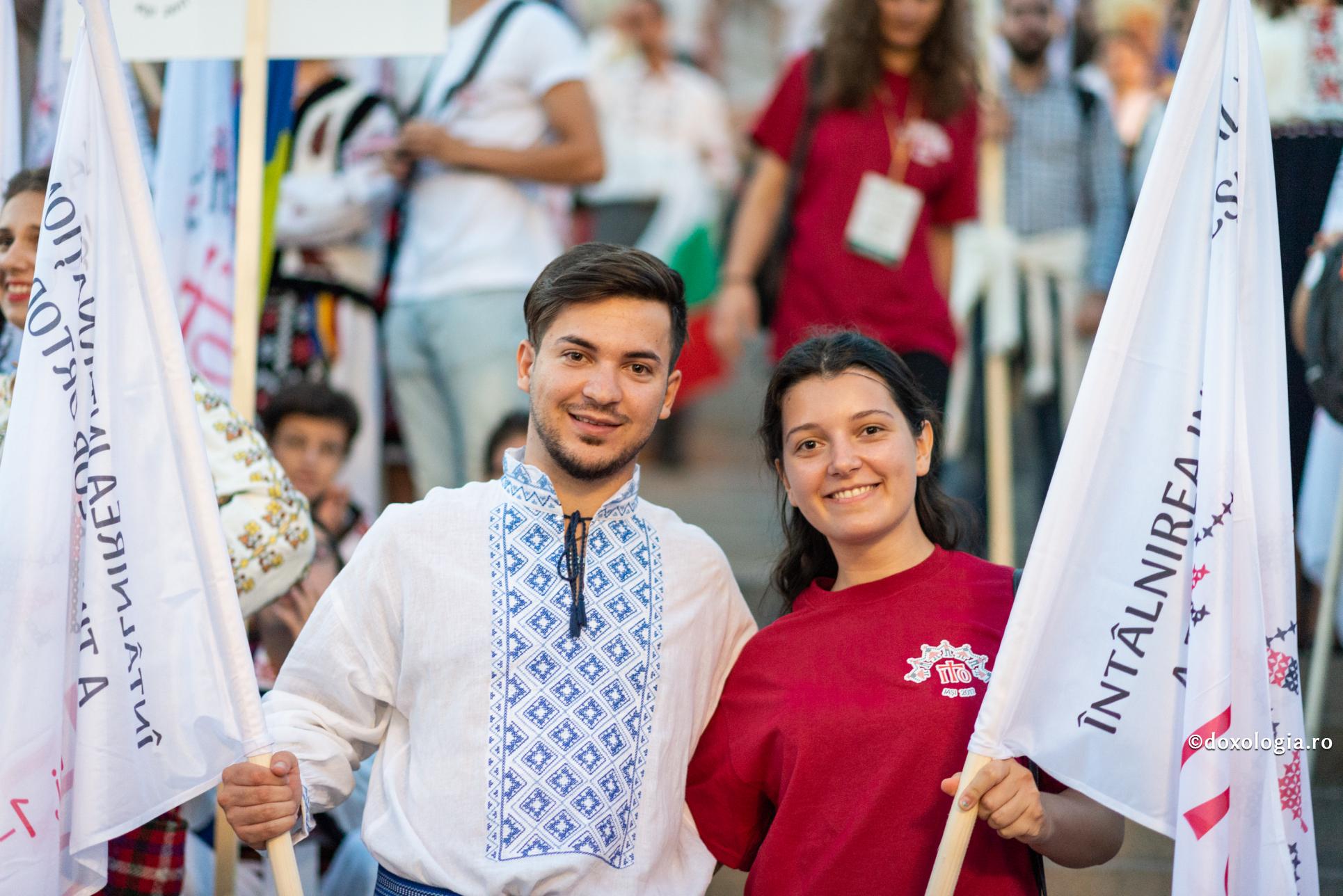 „Tinerii au entuziasm și fac lucruri mari” – părintele Teofil Părăian / Foto: Valentina Bîrgăoanu tineri