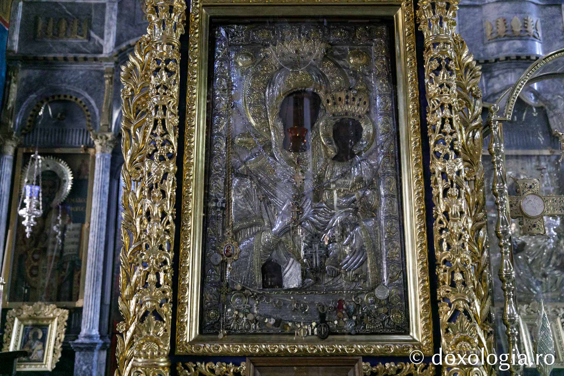 Icoana Maicii Domnului Odighitria – „Îndrumătoarea” de la Mănăstirea Xenofont / Foto: Pr. Silviu Cluci Icoana Maicii Domnului Odighitria – „Îndrumătoarea” de la Mănăstirea Xenofont