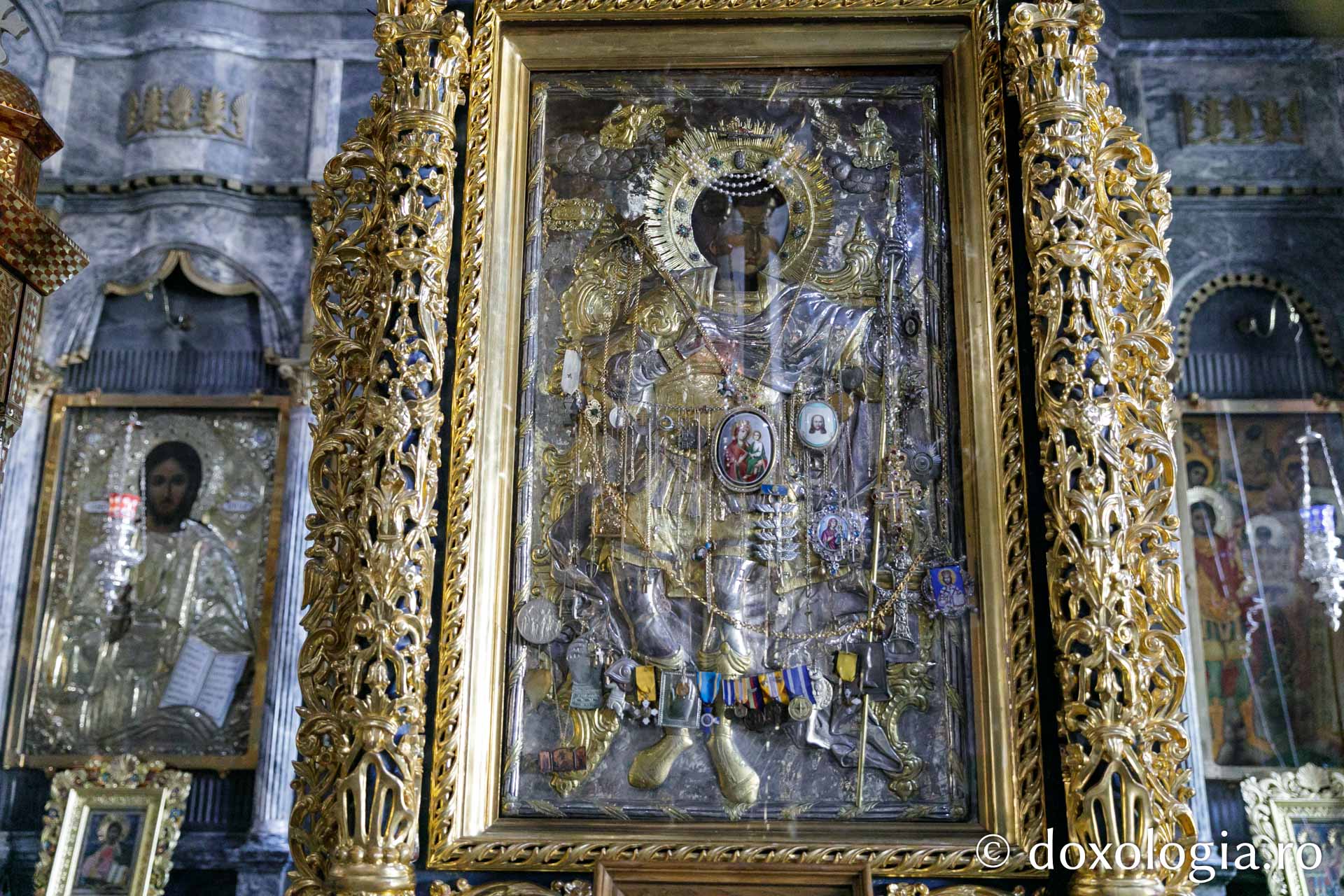 Icoana făcătoare de minuni a Sfântului Gheorghe de la Mănăstirea Xenofont / Foto: Pr. Silviu Cluci Icoana făcătoare de minuni a Sfântului Gheorghe de la Mănăstirea Xenofont
