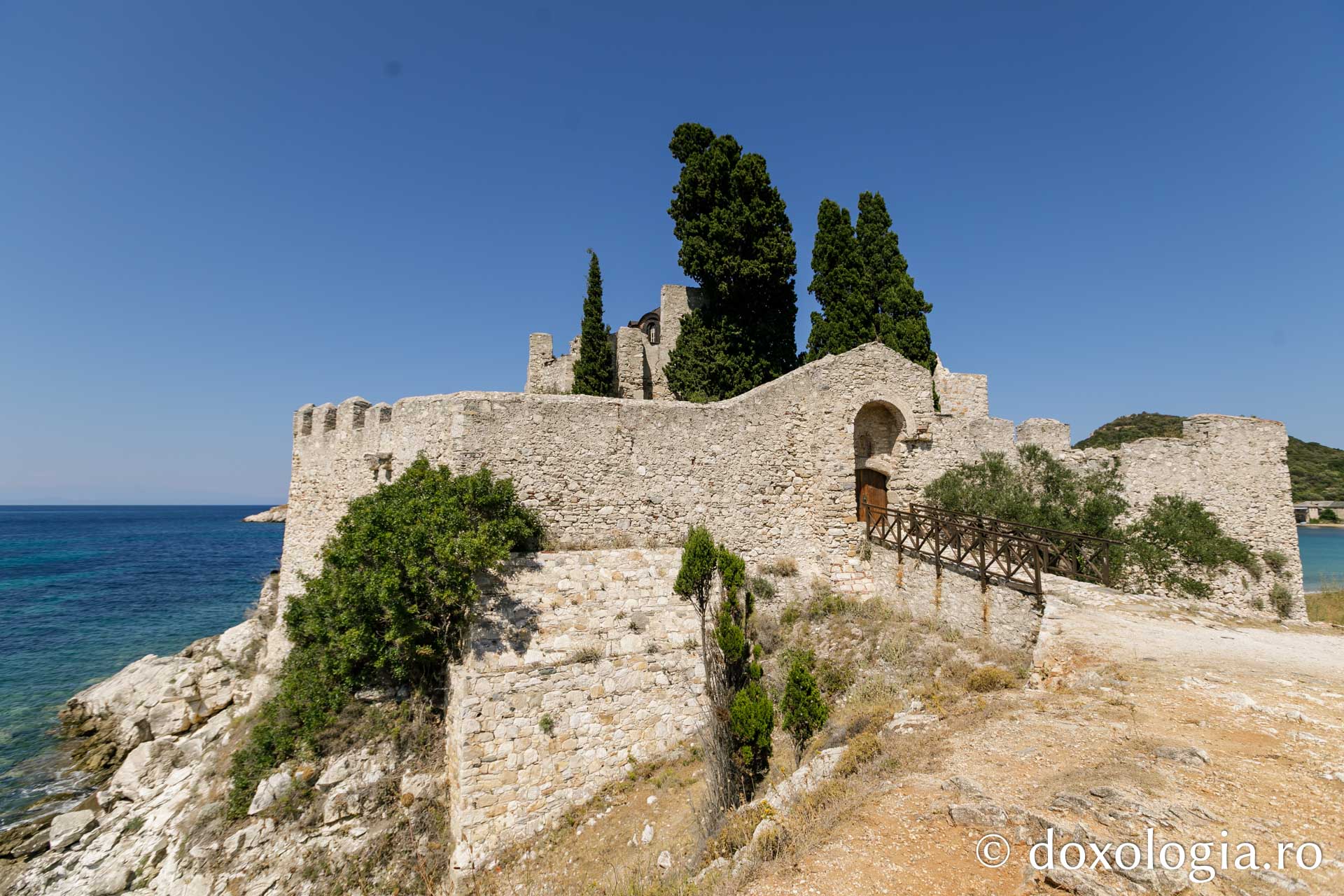 Vizită la Kathisma Înălțarea Domnului – Hilandar, Athos / Foto: pr. Silviu Cluci (Foto) Vizită la Kathisma Înălțarea Domnului – Hilandar, Athos