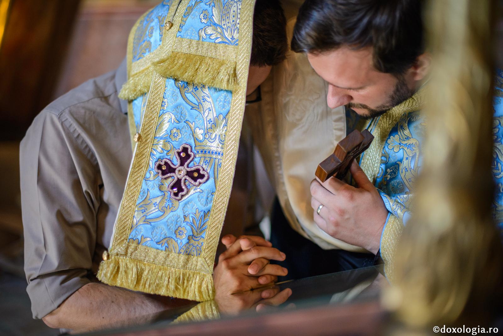 Despre spovedanie / Foto: Oana Nechifor Om în scaunul de spovedanie