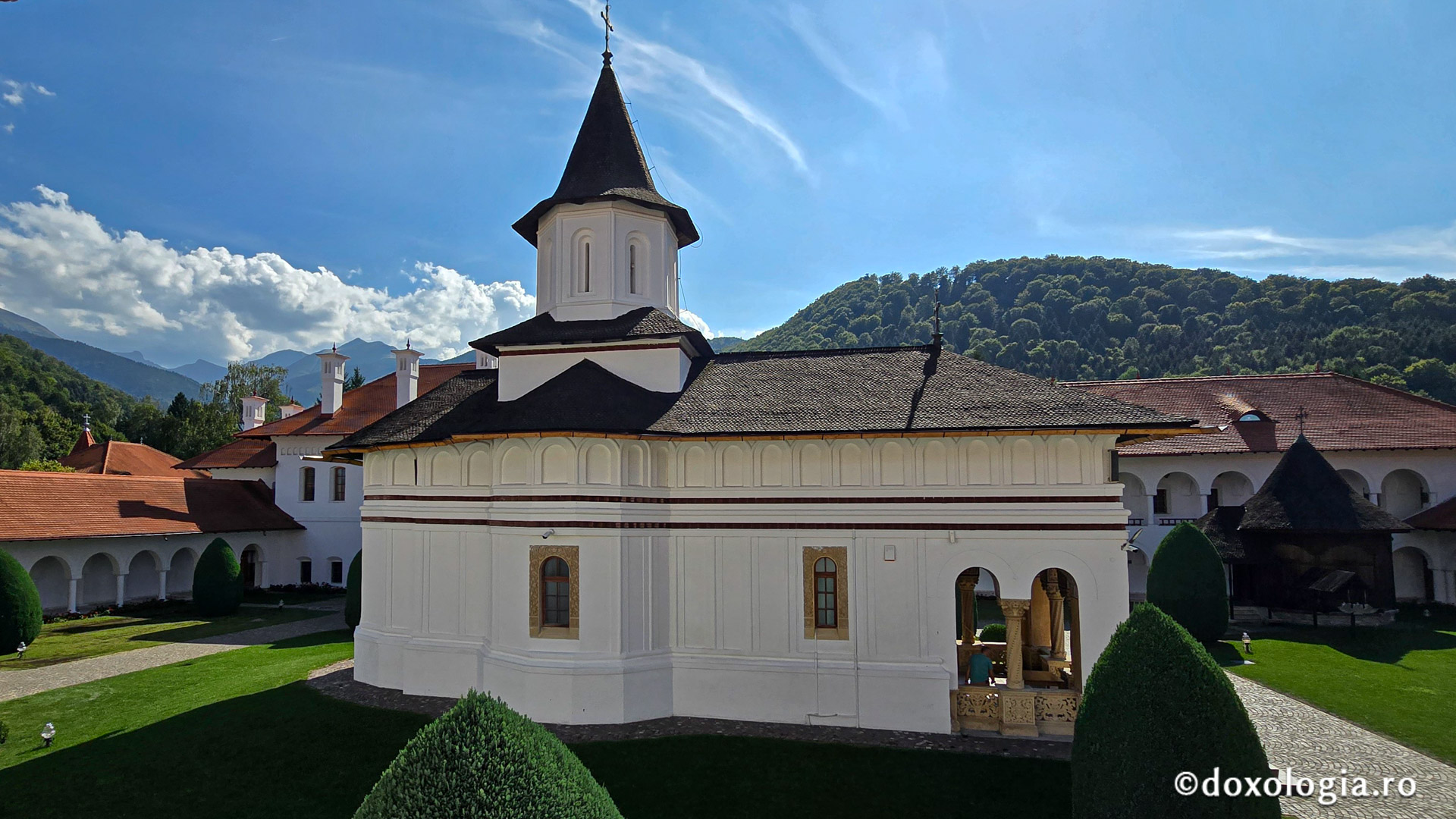 Mănăstirea Brâncoveanu de la Sâmbăta de Sus / Foto: Bogdan Zamfirescu Mănăstirea Brâncoveanu de la Sâmbăta de Sus