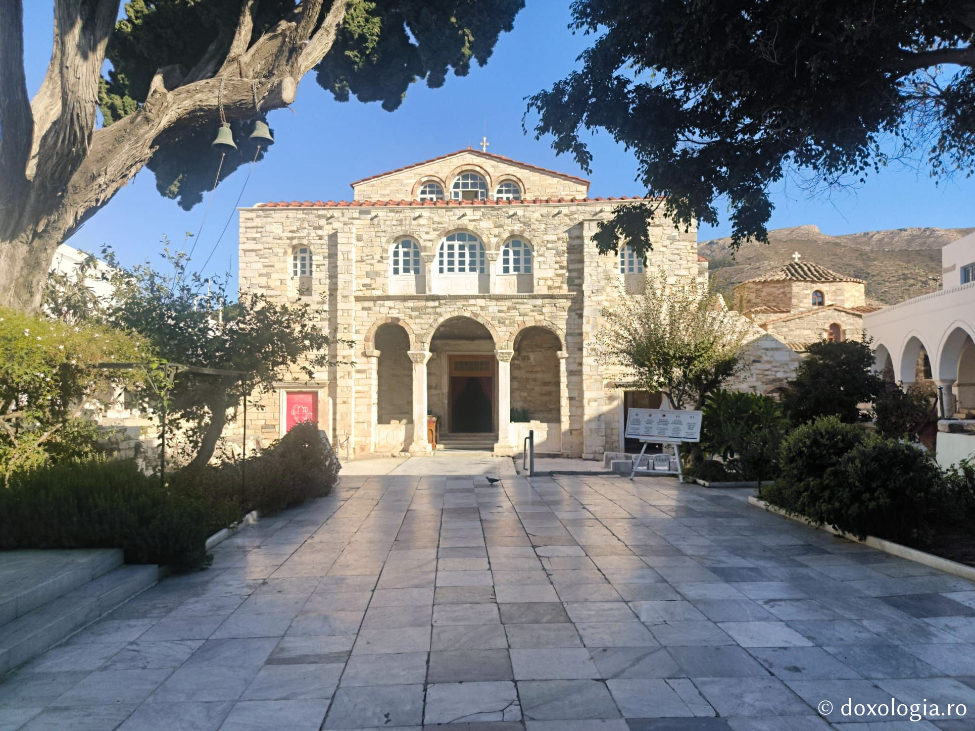 Mănăstirea „Panaghia Ekatontapiliani” din Paros / Foto: Pr. Marin Osoianu Mănăstirea „Panaghia Ekatontapiliani” din Paros