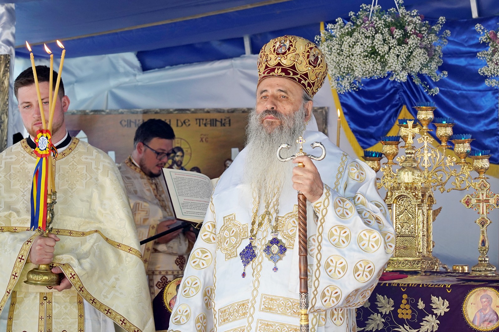 Foto: Flavius Popa (Video) IPS Teofan: „Sfinții Împărați s-au întors de la întuneric la lumină prin Domnul Hristos”