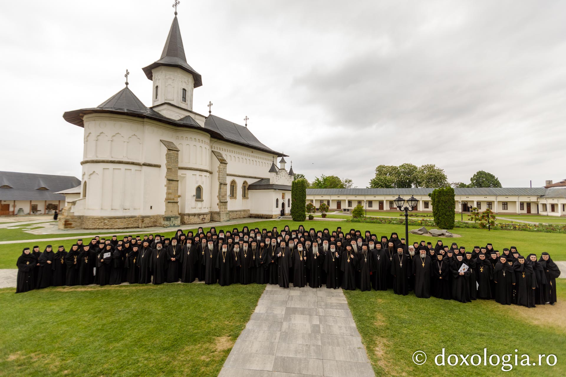 Sinaxa monahală mitropolitană cu stareții și starețele mănăstirilor din cuprinsul Mitropoliei Moldovei și Bucovinei / Foto: Pr. Silviu Cluci Sinaxa monahală mitropolitană cu stareții și starețele mănăstirilor din cuprinsul Mitropoliei Moldovei și Bucovinei