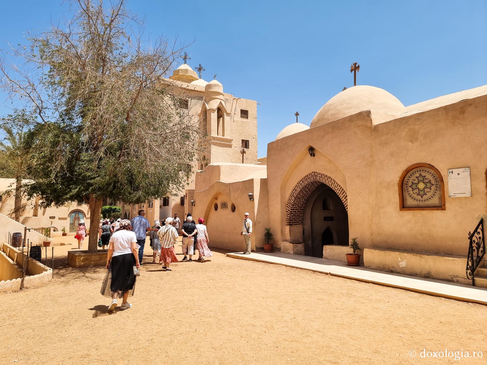Mănăstirea El Sourian – cea mai pitorească mănăstire din Deșertul Nitriei / Foto: Magda Buftea Mănăstirea El Sourian – cea mai pitorească mănăstire din Deșertul Nitriei