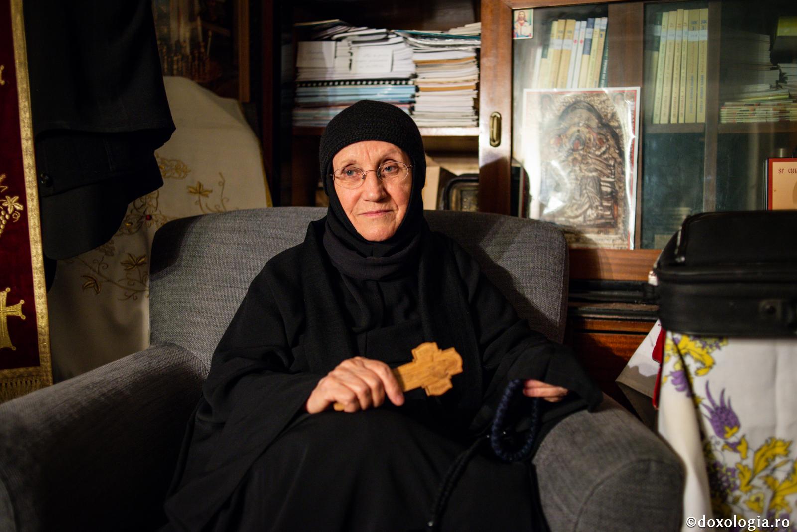 (Video) Iubirea de aproapele. Iubim sau ne imaginăm că iubim? Pe cine alegem, pe aproapele sau pe Dumnezeu?