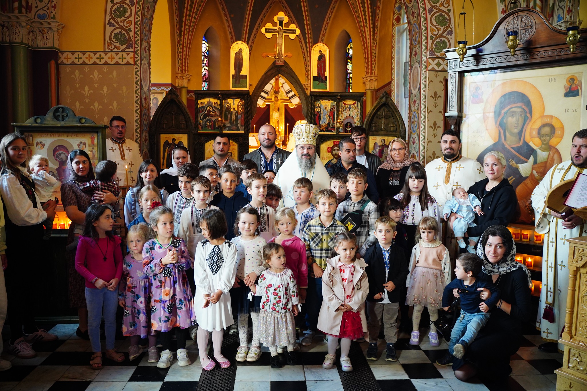 Episcopul Macarie, în slujire și dialog cu tinerii din Scandinavia Spiritualitate și comuniune în comunitățile ortodoxe din Copenhaga și Stavanger