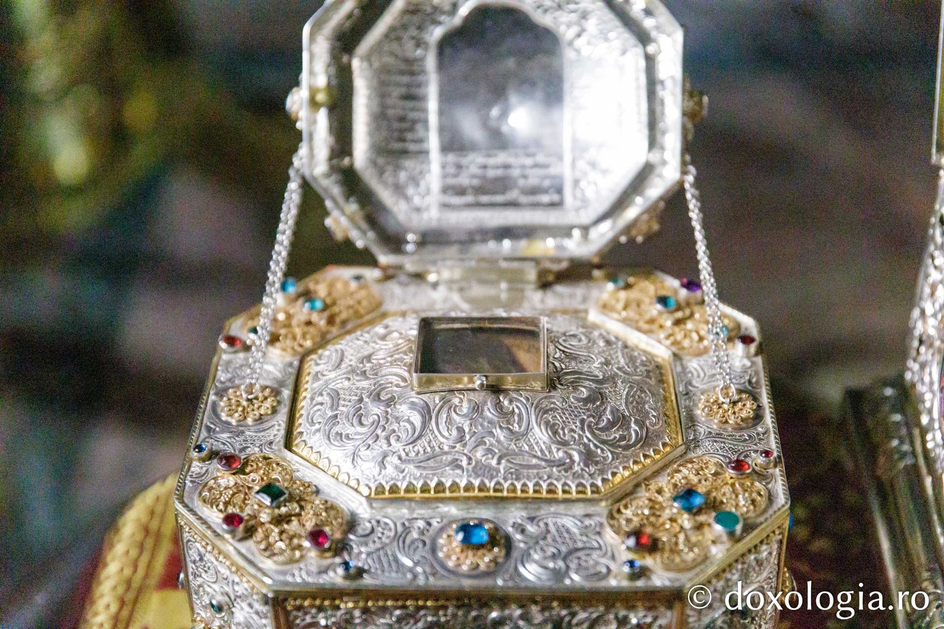 Minuni contemporane ale Sfântului Ioan Gură de Aur / Foto: pr. Silviu Cluci Capul Sfântului Ioan Gură de Aur