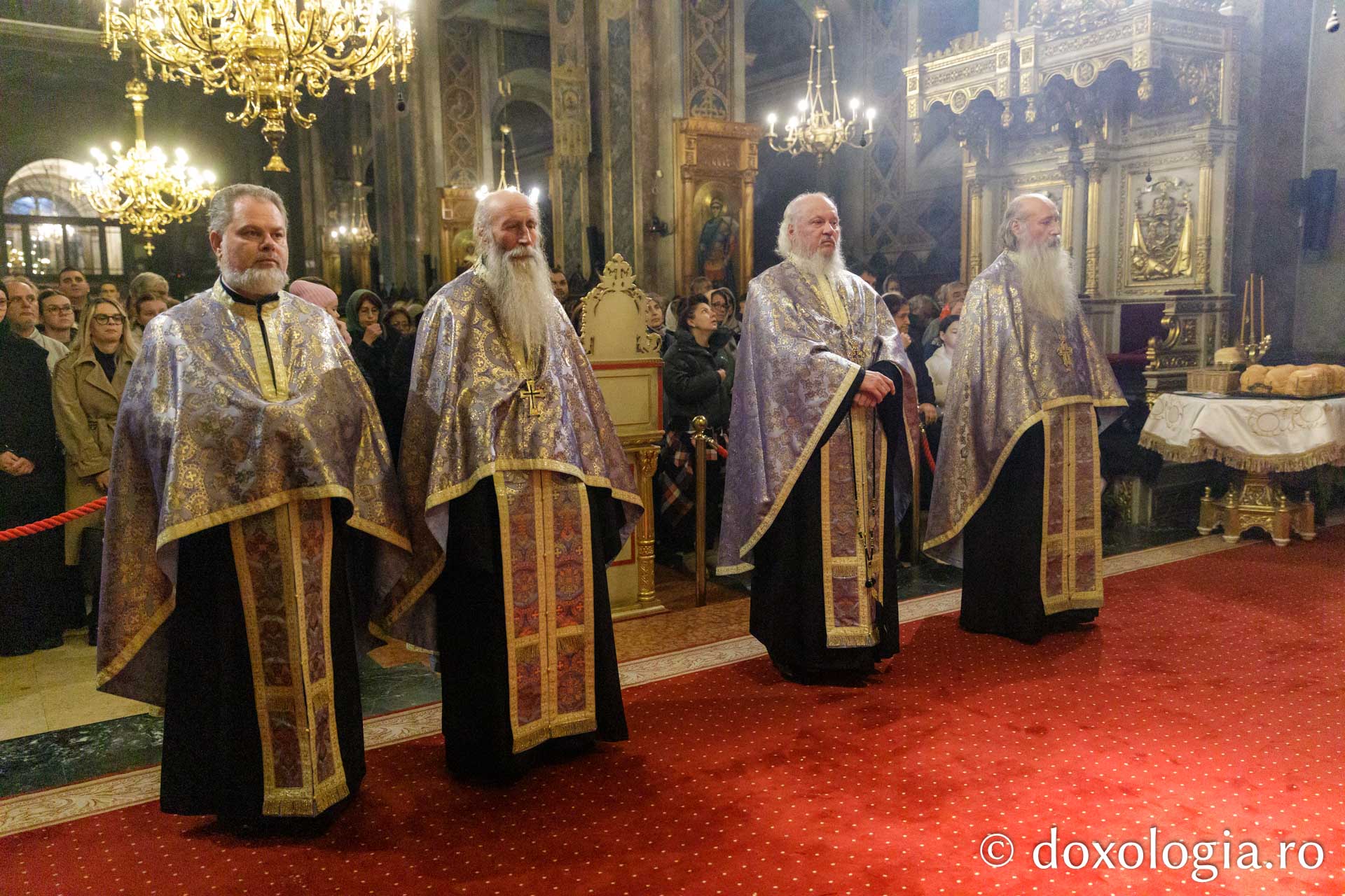 Priveghere în cinstea Sfântului Iosif cel Milostiv la Catedrala Mitropolitană din Iași / Foto: pr. Silviu Cluci Priveghere în cinstea Sfântului Iosif cel Milostiv la Catedrala Mitropolitană din Iași