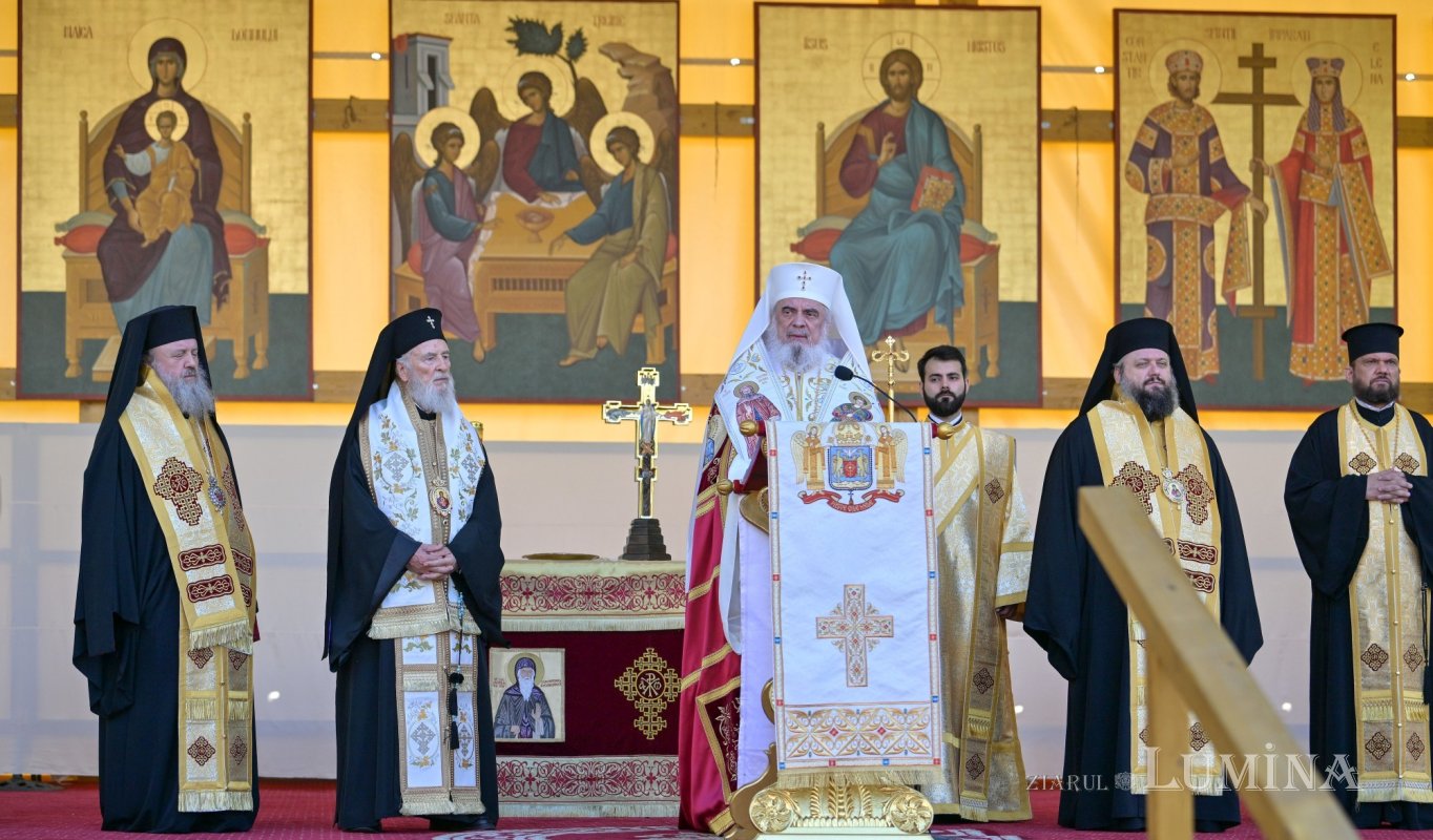 Sfântul Cuvios Dimitrie cel Nou, Ocrotitorul Bucureștilor, și Sfântul Cuvios Ioan Iacob de la Neamț - mărturisitori ai credinței ortodoxe și rugători isihaști / Foto: ziarullumina.ro Sfântul Cuvios Dimitrie cel Nou, Ocrotitorul Bucureștilor, și Sfântul Cuvios Ioan Iacob de la Neamț - mărturisitori ai credinței ortodoxe și rugători isihaști