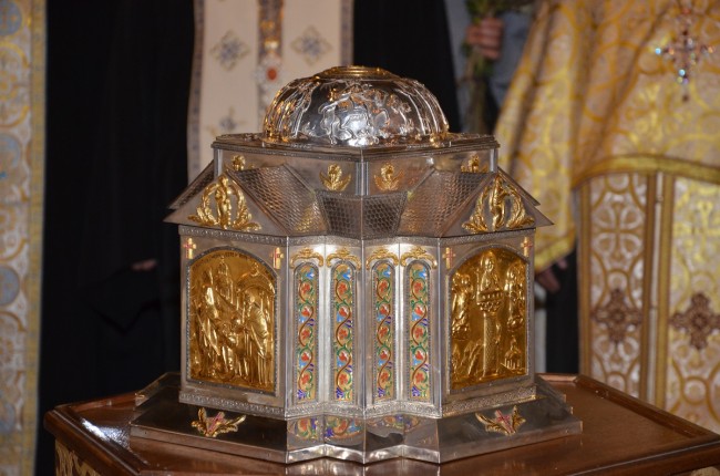 Racla cu capul Sfântului Cuvios Simeon Stâlpnicul cel din Muntele Minunat Racla cu capul Sfântului Cuvios Simeon Stâlpnicul cel din Muntele Minunat