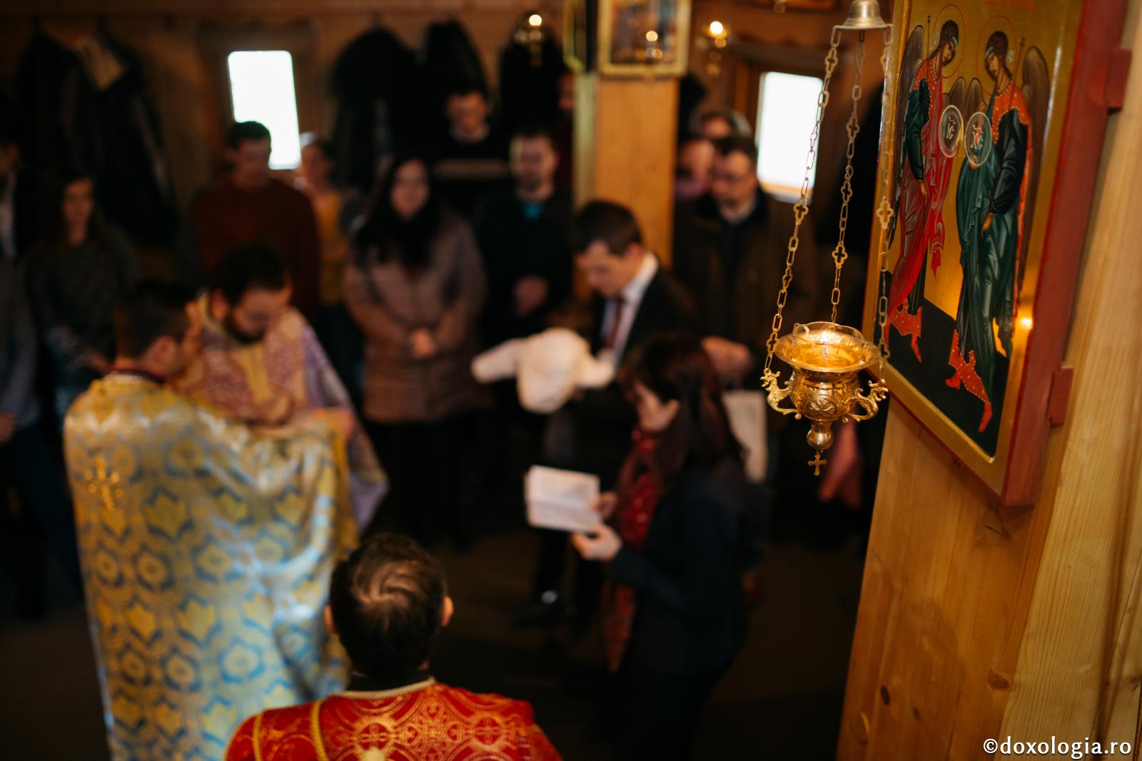 Foto: Benedict Both Se poate face botez fără prezența nașilor?