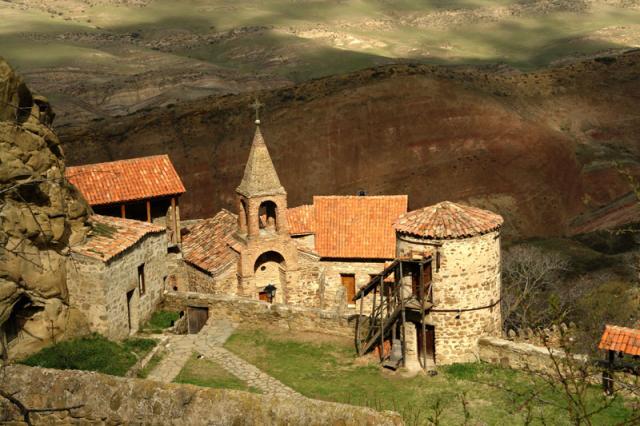 Pelerinii ortodocşi pot să viziteze iarăşi mănăstirea Gareja din Azerbaijan