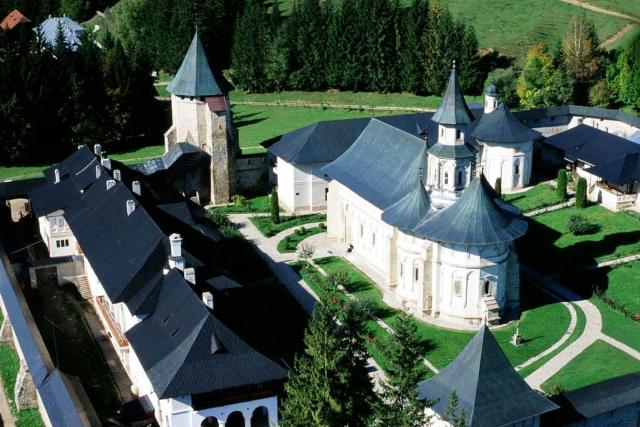 Numită de Eminescu drept „Ierusalimul neamului românesc“, Putna este prima şi cea mai importantă ctitorie a Sfântului Voievod Ştefan cel Mare „Ierusalimul neamului românesc“