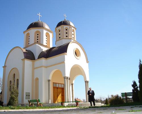 Bosnia: Preot ortodox împuşcat în cap de tâlhari