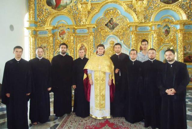 Credincioşi români, în pelerinaj la mănăstirile din Ucraina