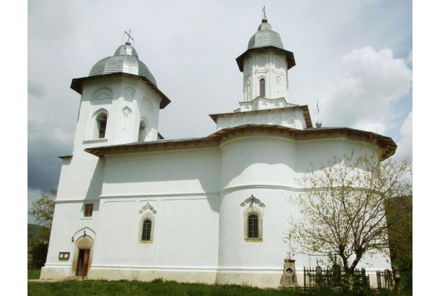 Resfinţirea Bisericii „Buna Vestire“ - Răducanu, din Târgu Ocna