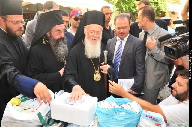 Patriarhul Ecumenic dă o mână de ajutor celor săraci în Creta