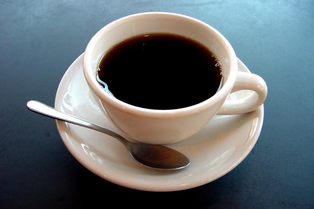 Consumul a trei-patru ceşti de cafea reduce riscul de diabet
