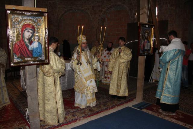 Prima liturghie arhierească în biserica Mănăstirii Calapodeşti