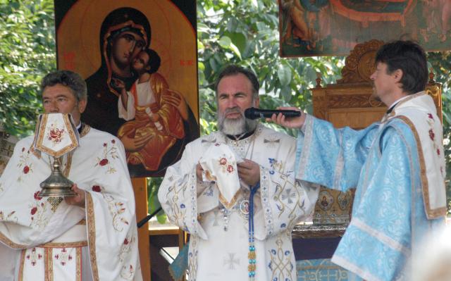 PS Ioachim Băcăuanul a slujit la Biserica Precista din Bacău
