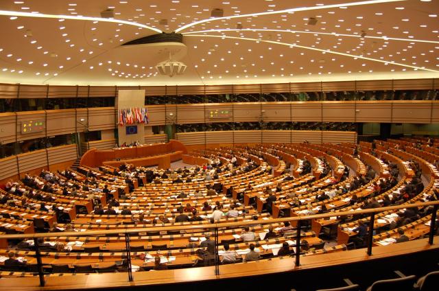 Membrii Parlamentului European au condamnat violențele împotriva creștinilor