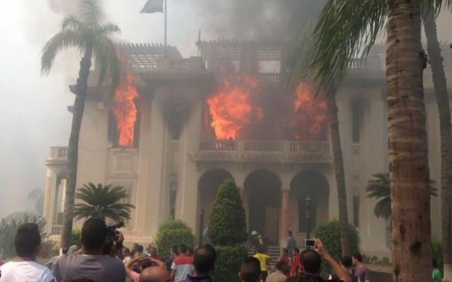 Biserică incendiată la graniţa siriană cu Turcia Biserică incendiată la graniţa siriană cu Turcia