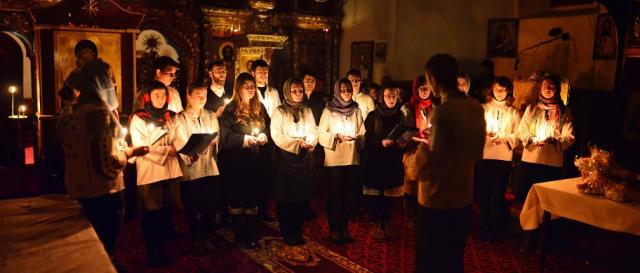 Corul „Arhanghelii” al ATOR Iași - Concert de colinde la Biserica Vovidenia (18 decembrie 2013) Ce îmi doresc de la Moș Crăciun?