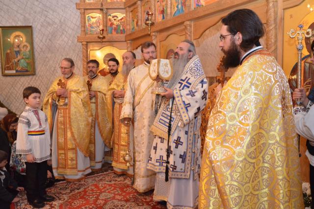 Liturghie arhierească la Biserica „Sf. Antonie cel Mare” din Botoșani/ Foto: Tudorel Rusu „Odată cu venirea Înaltpreasfinţitului, biserica noastră a devenit Catedrală mitropolitană“