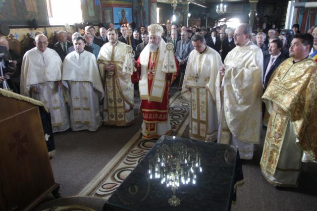 Liturghie arhierească la Sebeşu de Jos