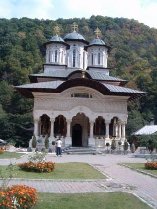 Izvorul Tămăduirii, prăznuit la Mănăstirea Lainici