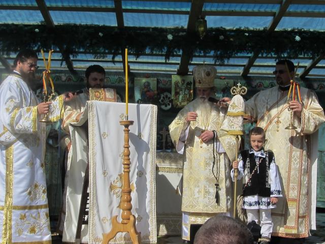 IPS Pimen a slujit la hramul Mănăstirii Voroneţ