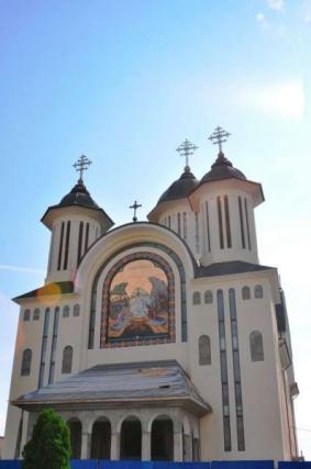 Preasfinţitul Nicodim a slujit la Catedrala episcopală din Severin