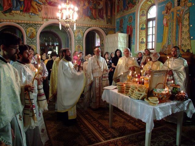 Rugăciuni pentru Patriarhul Teoctist la Victoria