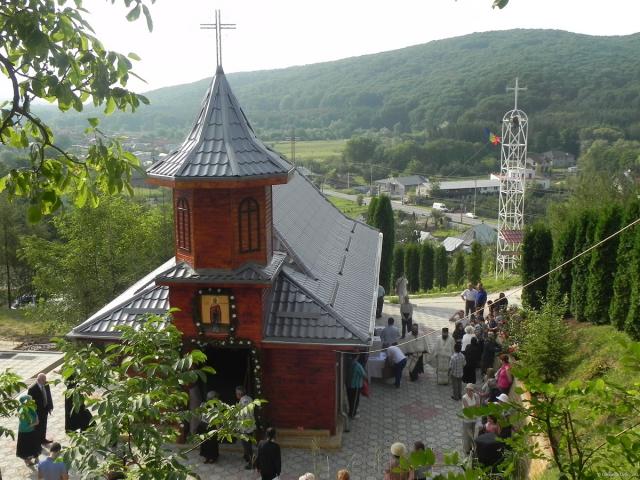 Acoperământul Maicii Domnului în Moldova
