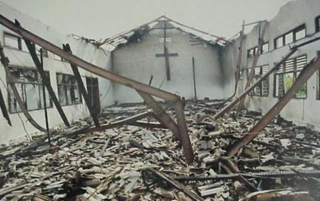 Patru biserici creştine incendiate în Nigeria